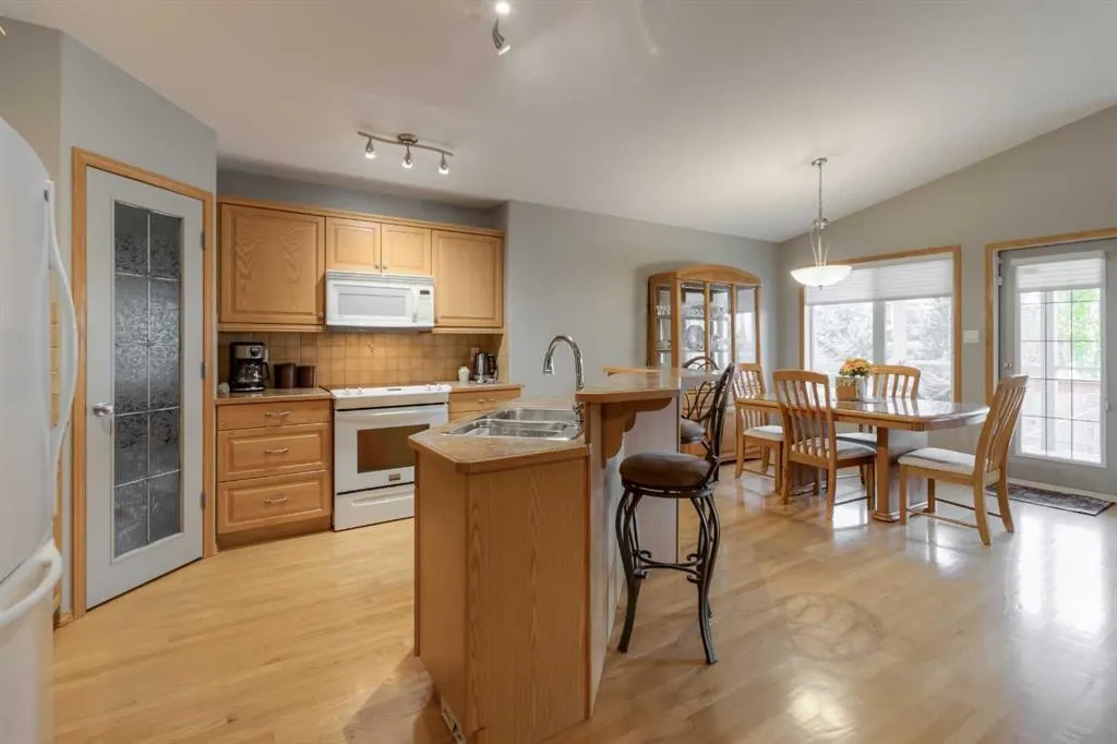 38 Riverpark Boulevard W