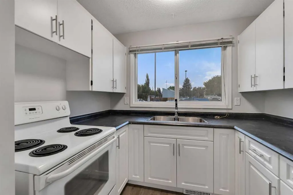 5425 Pensacola Crescent SE #33