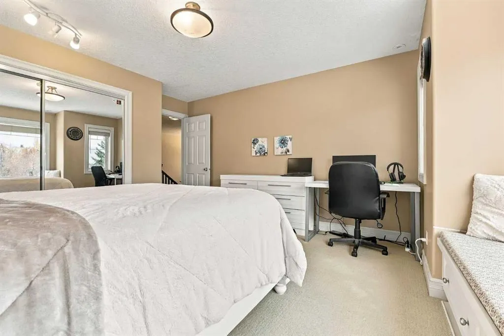 73 Hidden Creek Park NW