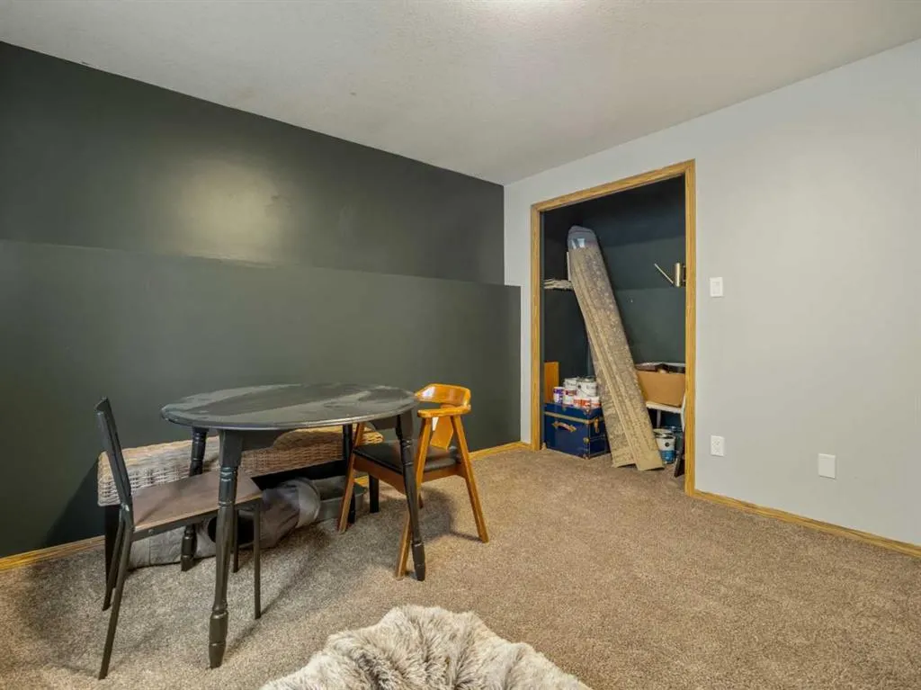 55 Assiniboia Road W