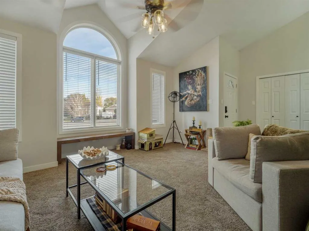 55 Assiniboia Road W