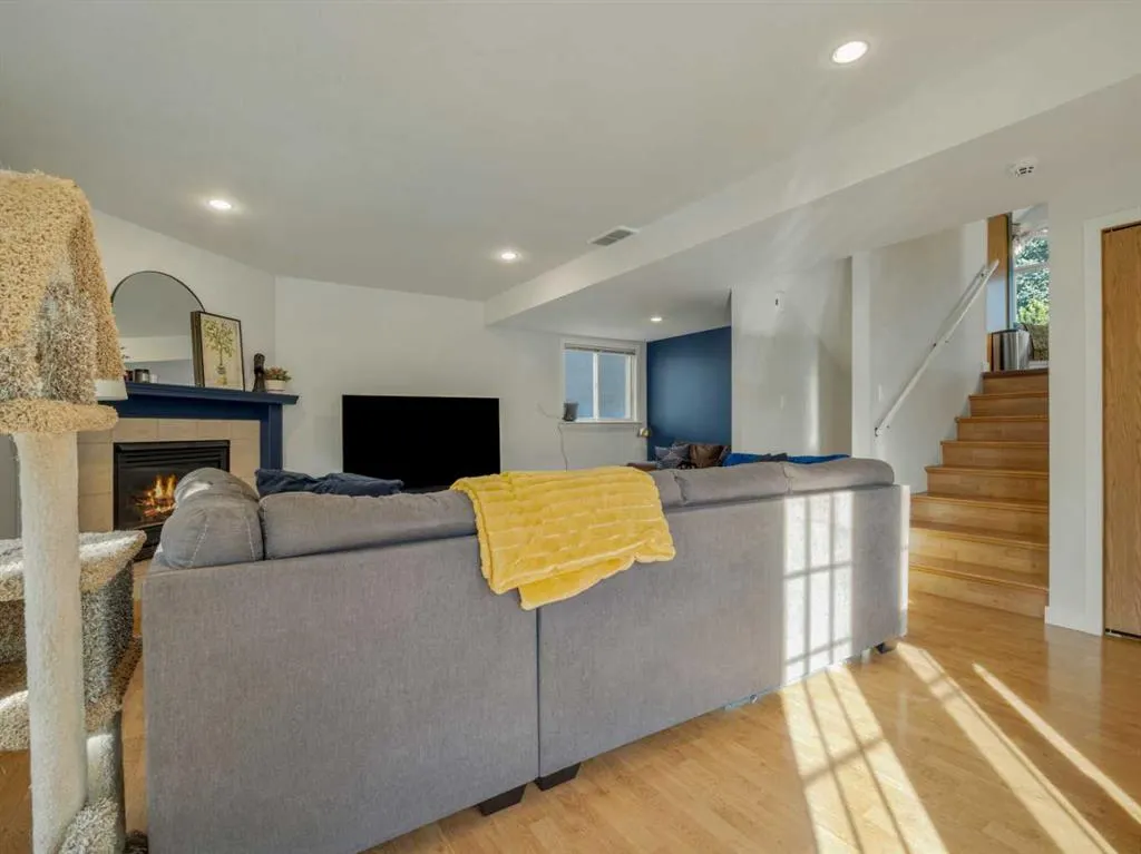 55 Assiniboia Road W