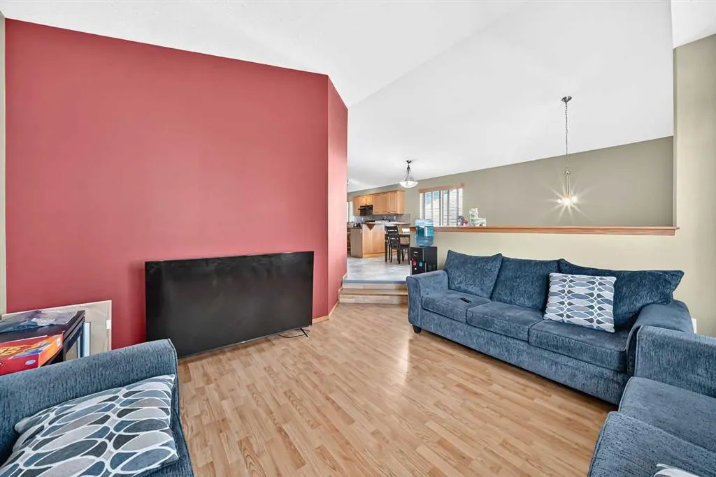 116 Iverson Close