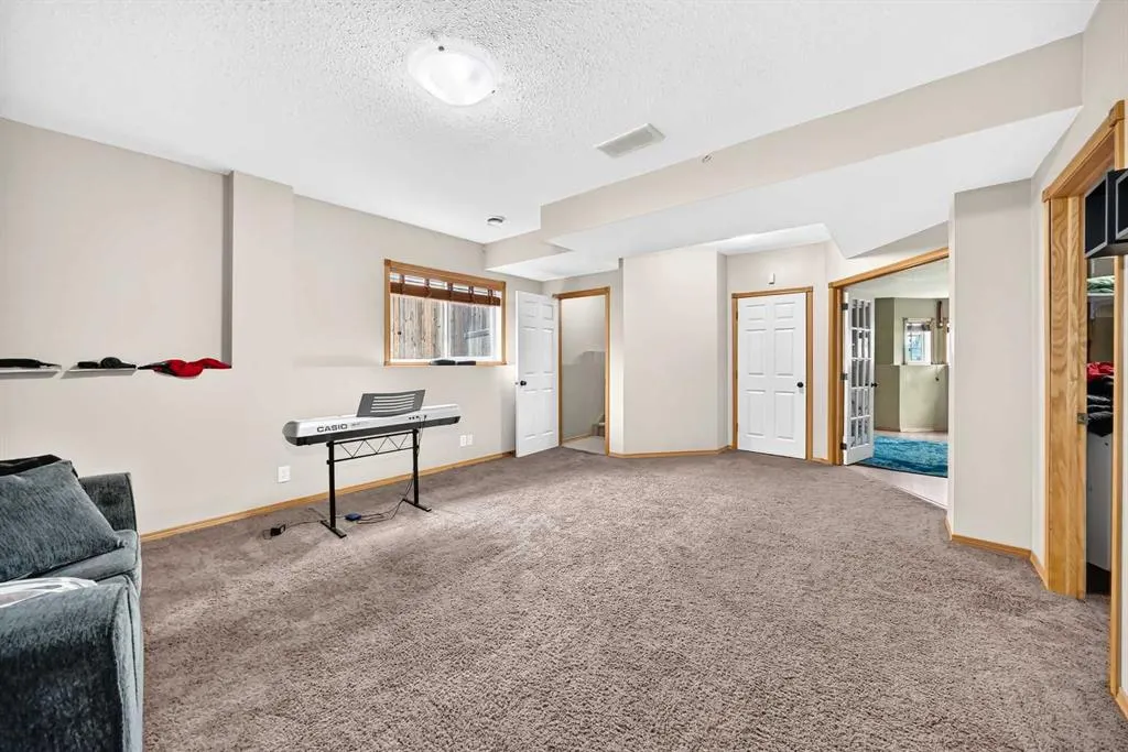 116 Iverson Close
