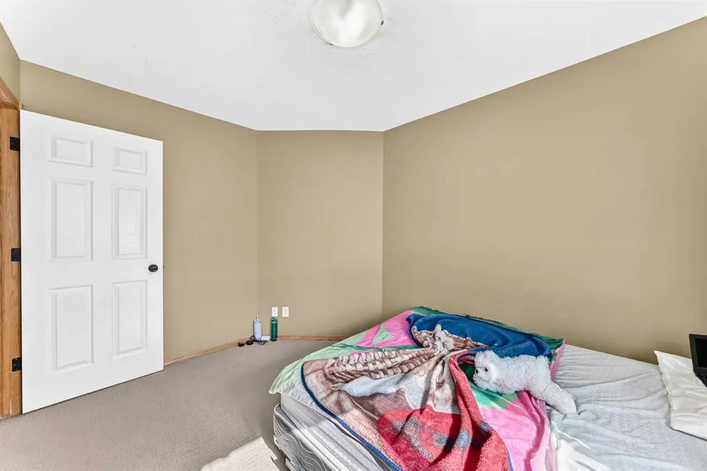 116 Iverson Close
