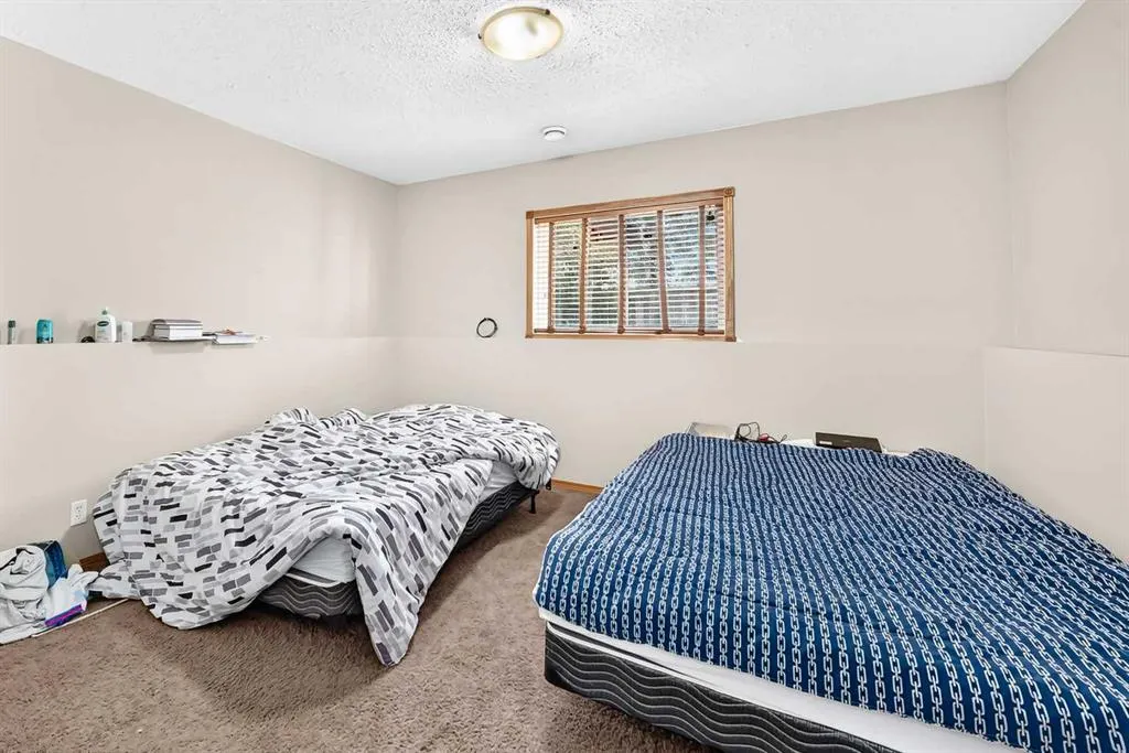 116 Iverson Close