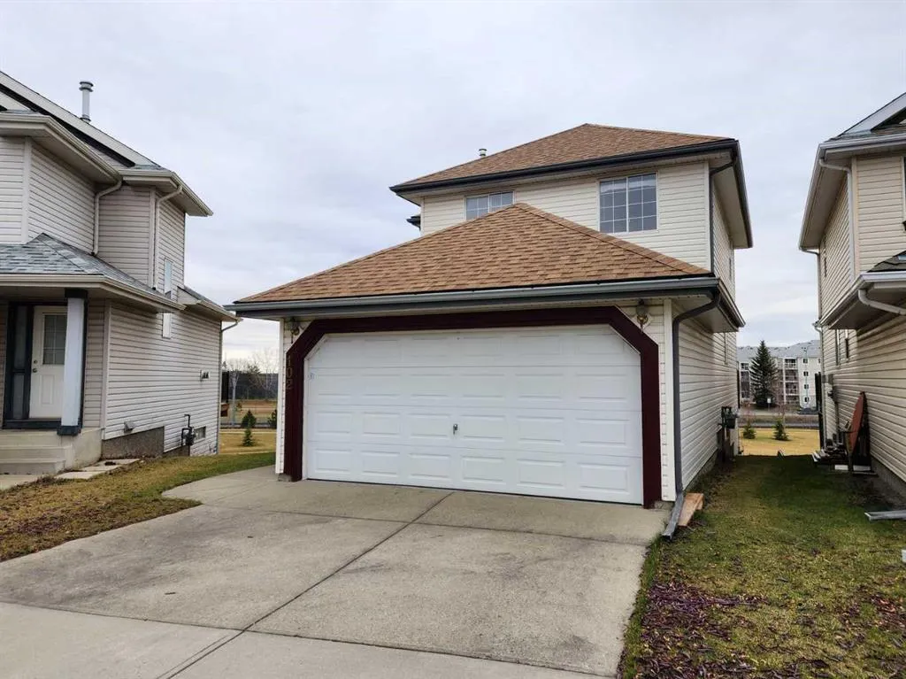 102 Somervale Green SW