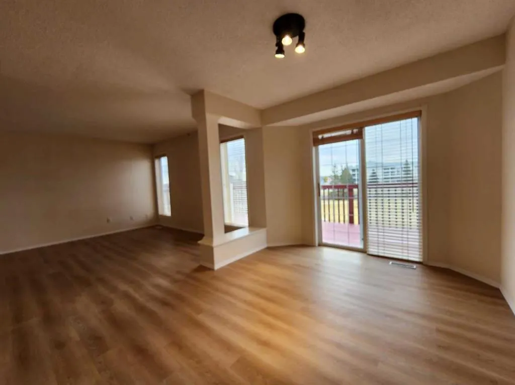 102 Somervale Green SW