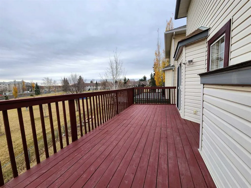102 Somervale Green SW