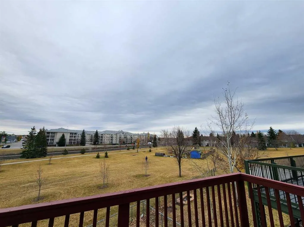 102 Somervale Green SW