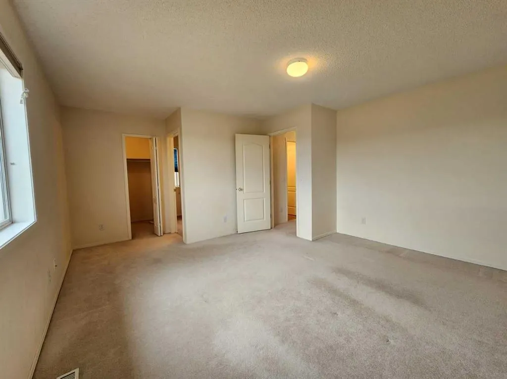 102 Somervale Green SW