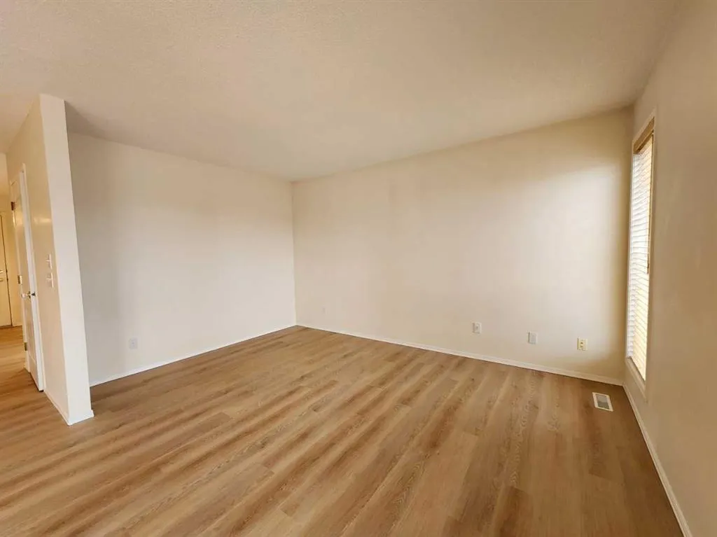 102 Somervale Green SW