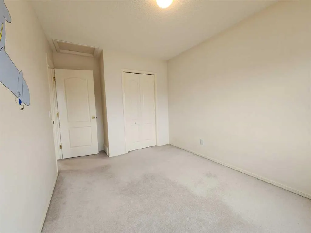 102 Somervale Green SW