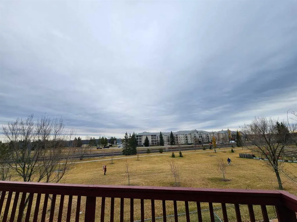 102 Somervale Green SW
