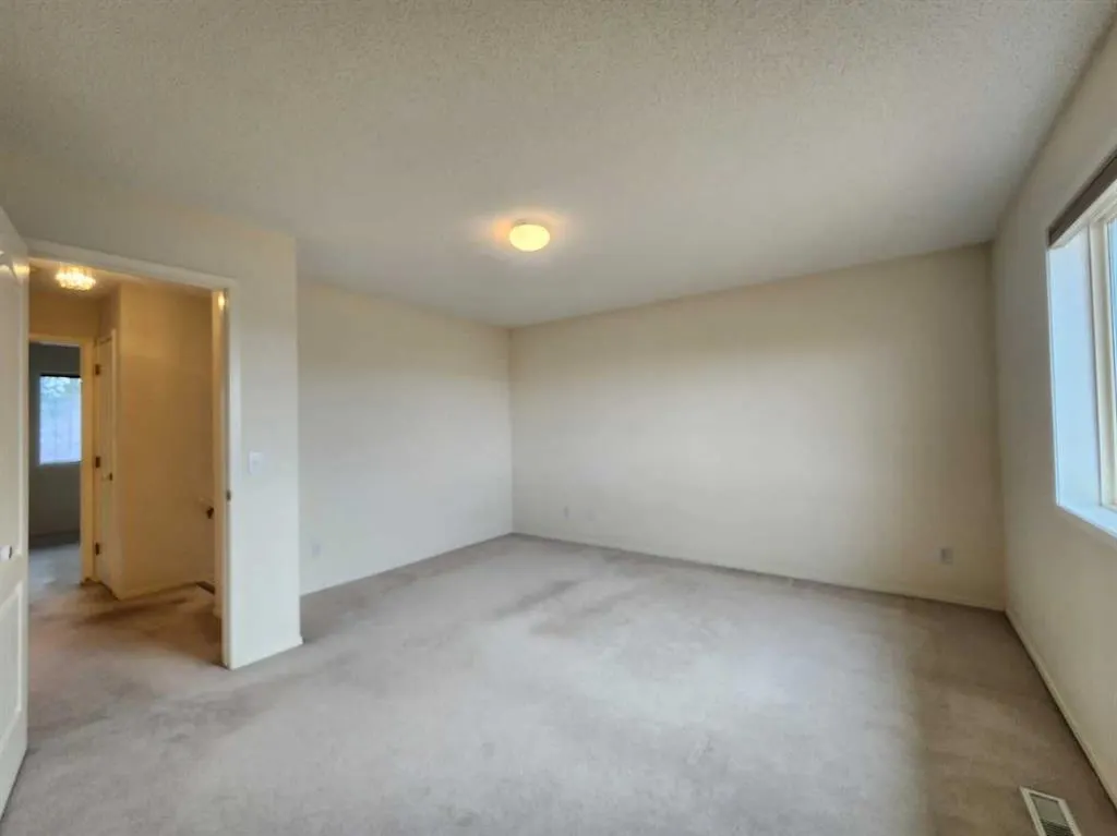 102 Somervale Green SW