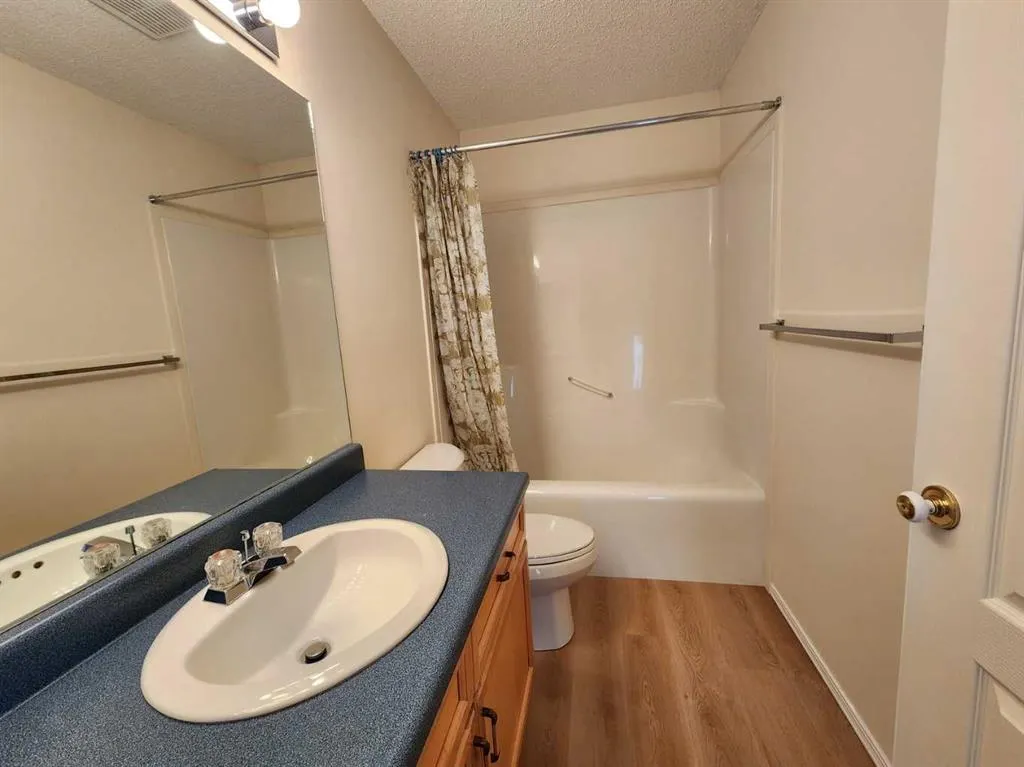 102 Somervale Green SW