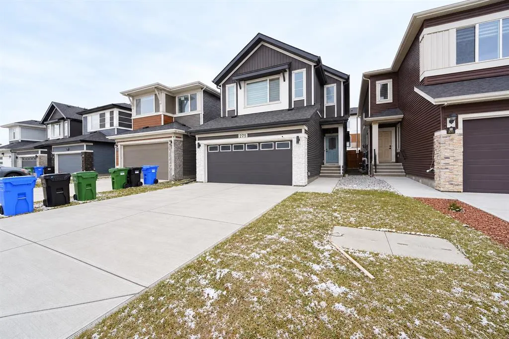 275 Corner Glen Crescent NE