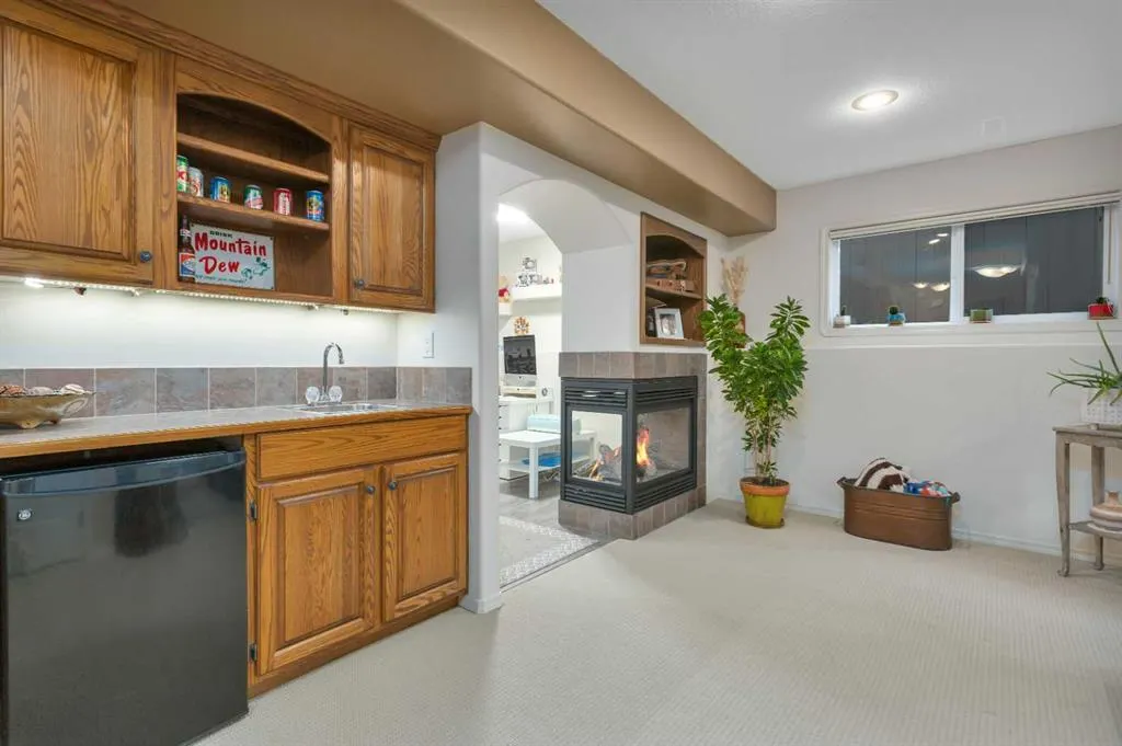 52 Irving Crescent