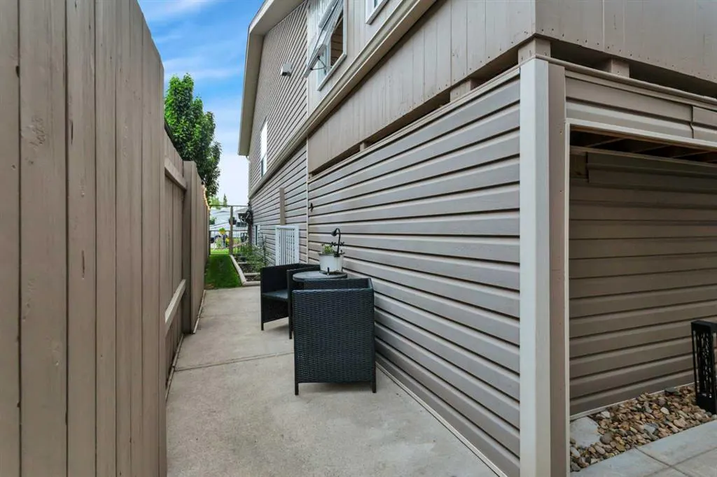 52 Irving Crescent