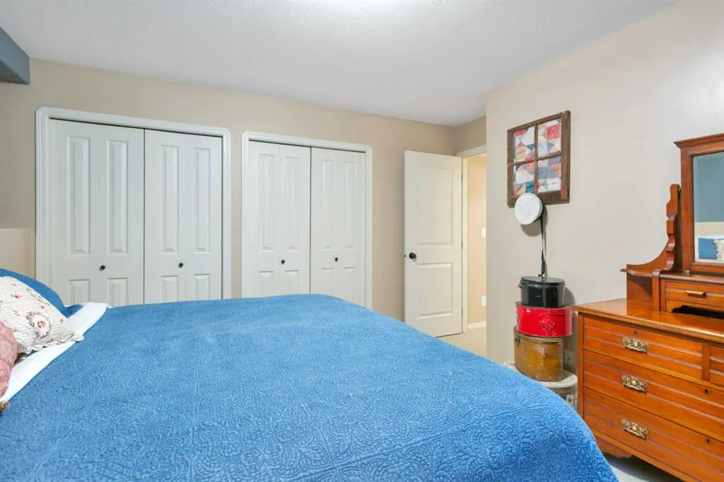52 Irving Crescent
