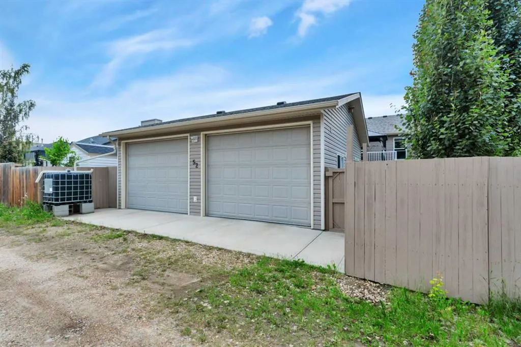 52 Irving Crescent