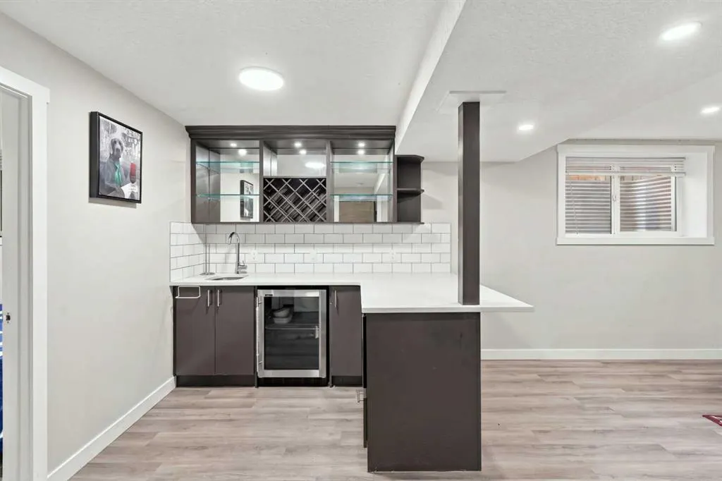 65 Sage Bank Crescent NW