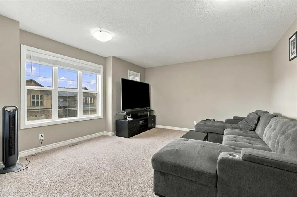 65 Sage Bank Crescent NW