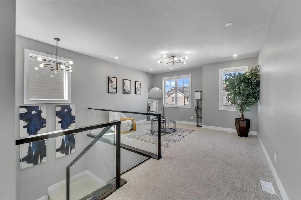 80 Carringwood Grove NW