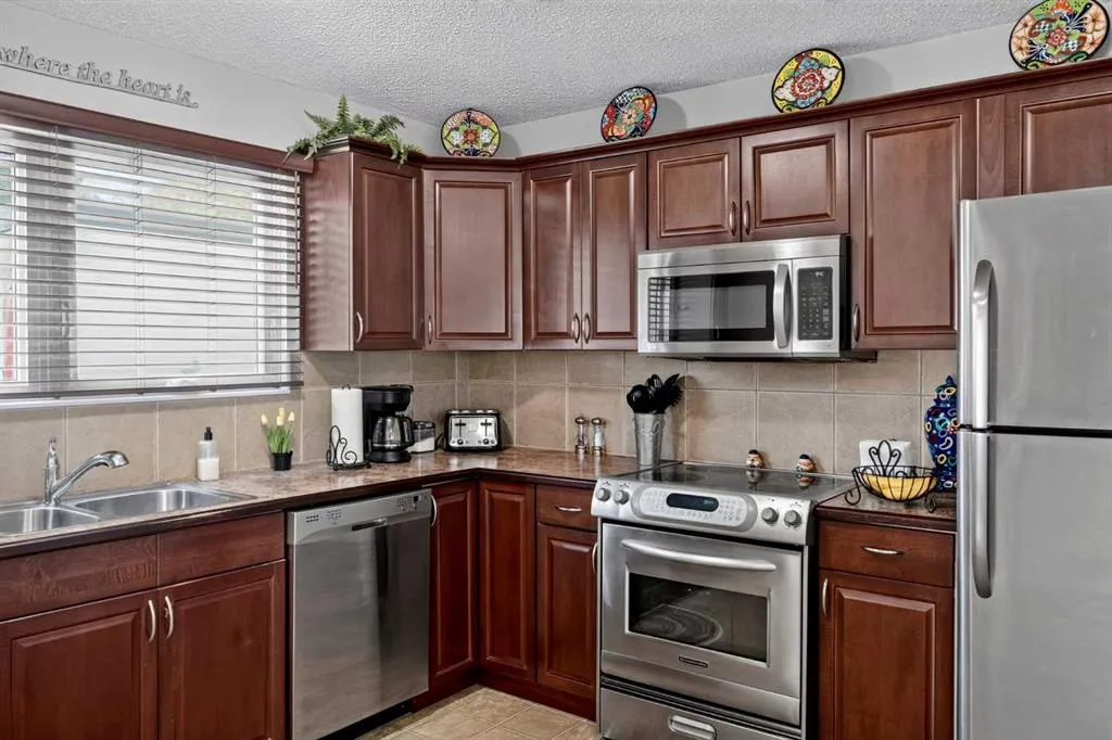 131 Cedarpark Drive SW