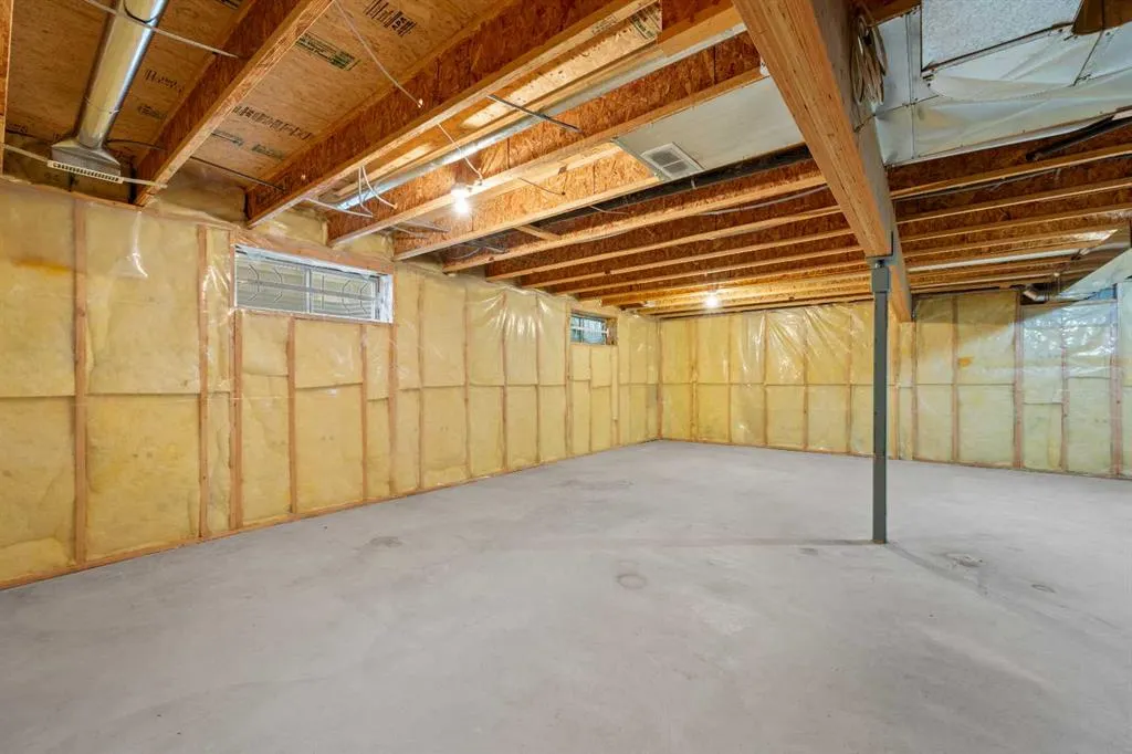 15 Hidden Ranch Crescent NW