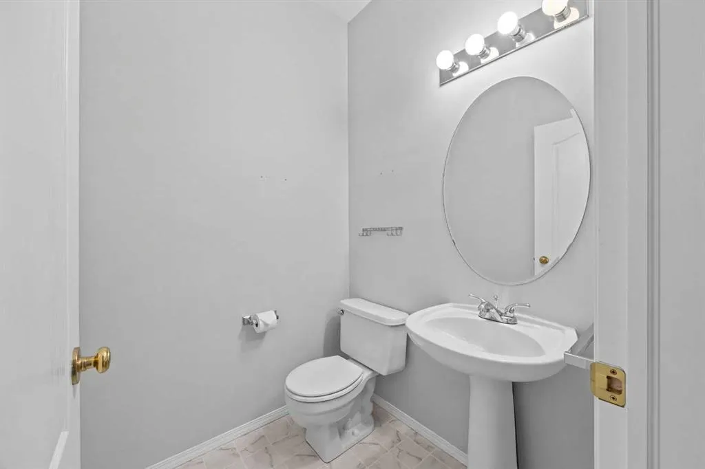 15 Hidden Ranch Crescent NW