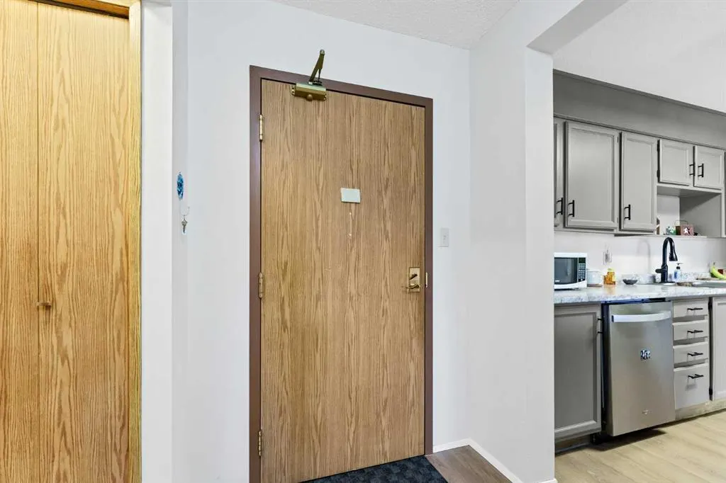 3090 15 Avenue SE #123