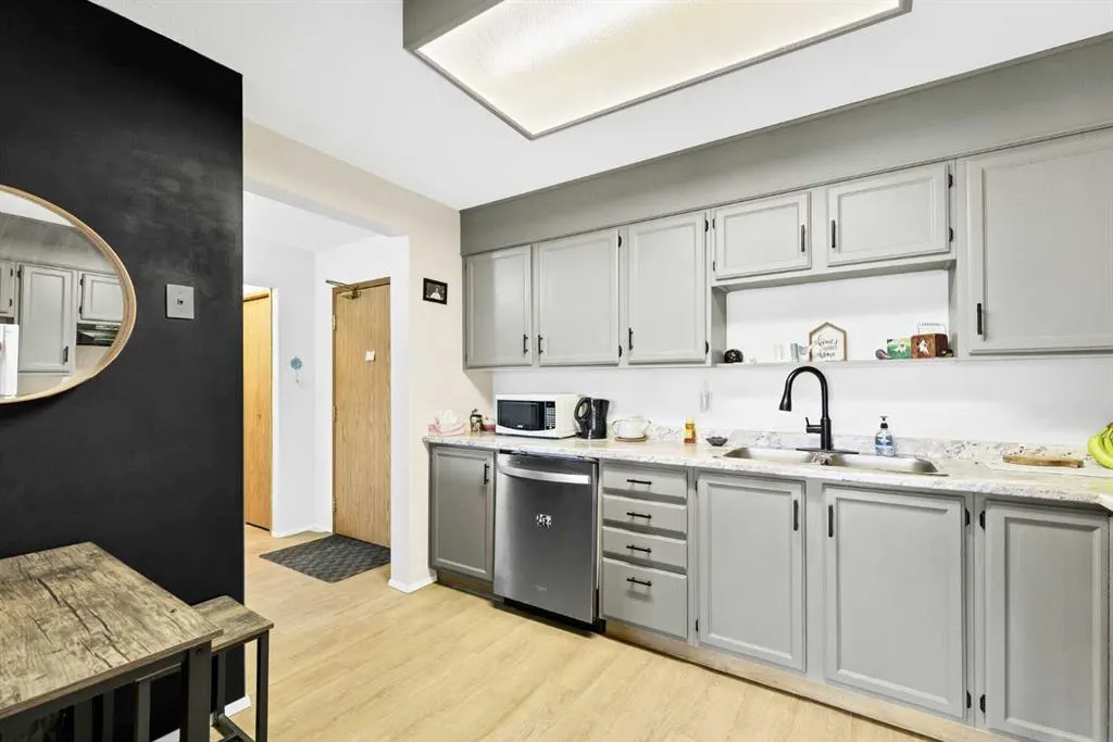 3090 15 Avenue SE #123
