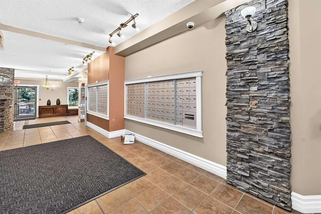 369 Rocky Vista Park NW #302