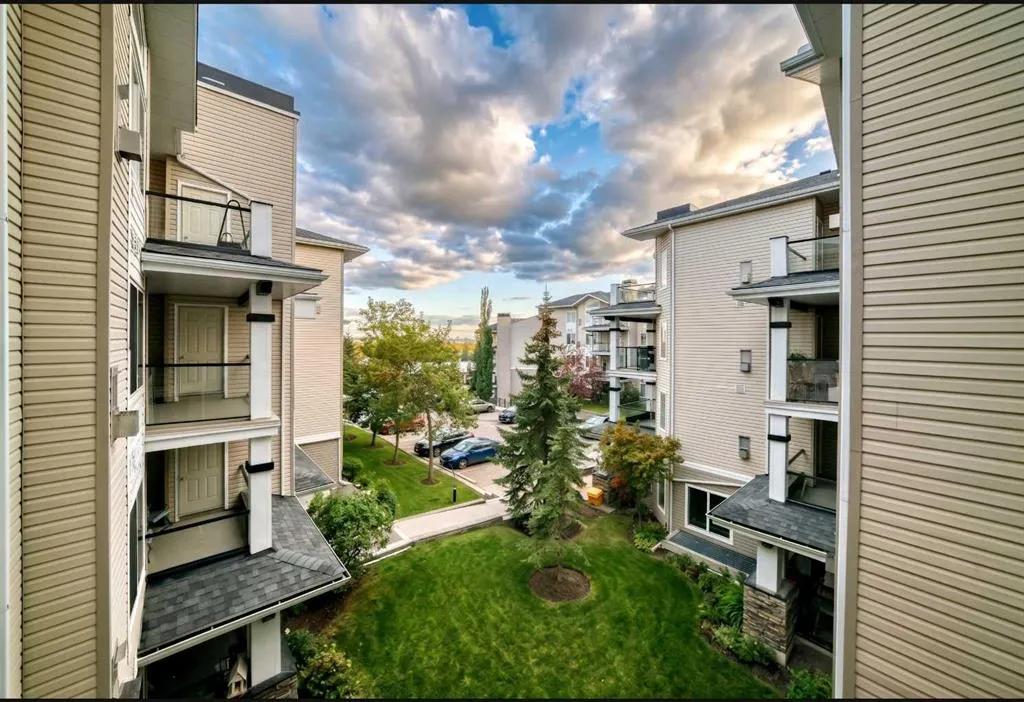 369 Rocky Vista Park NW #302