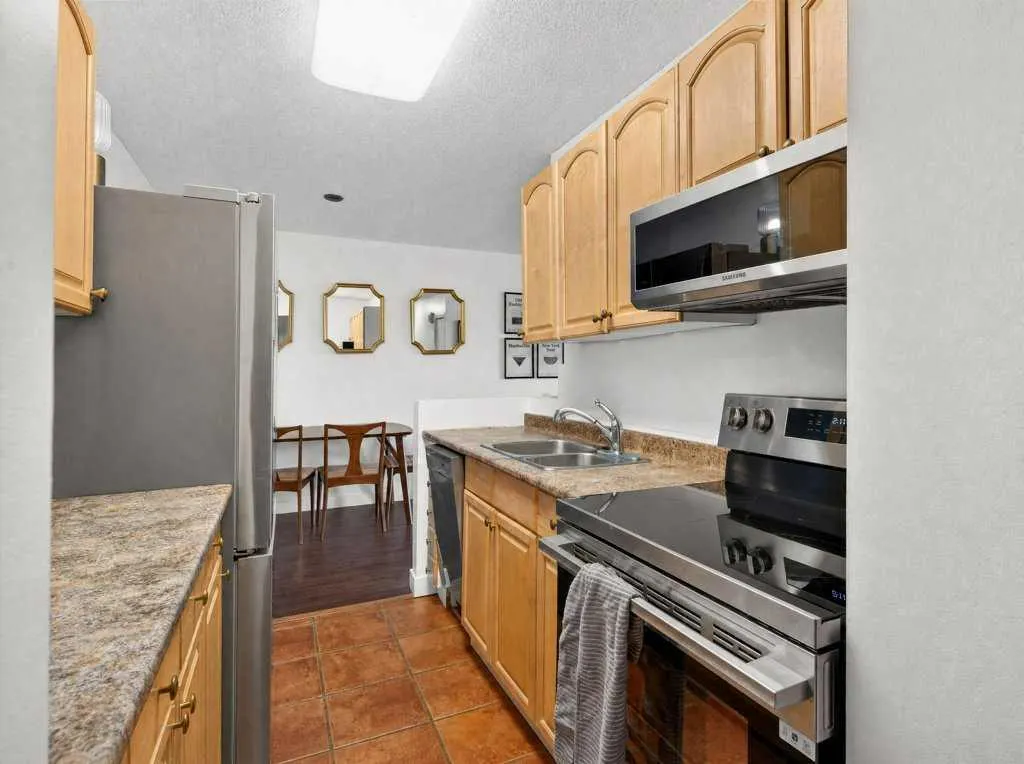 1616 8 Avenue NW #322