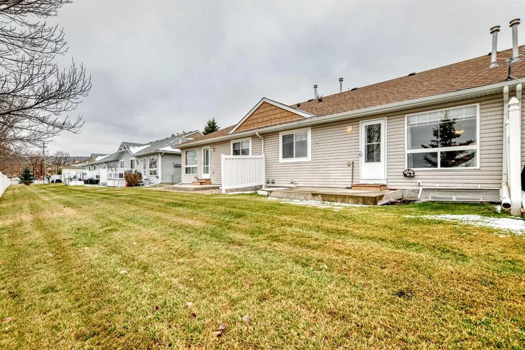 110 Freeman Way NW