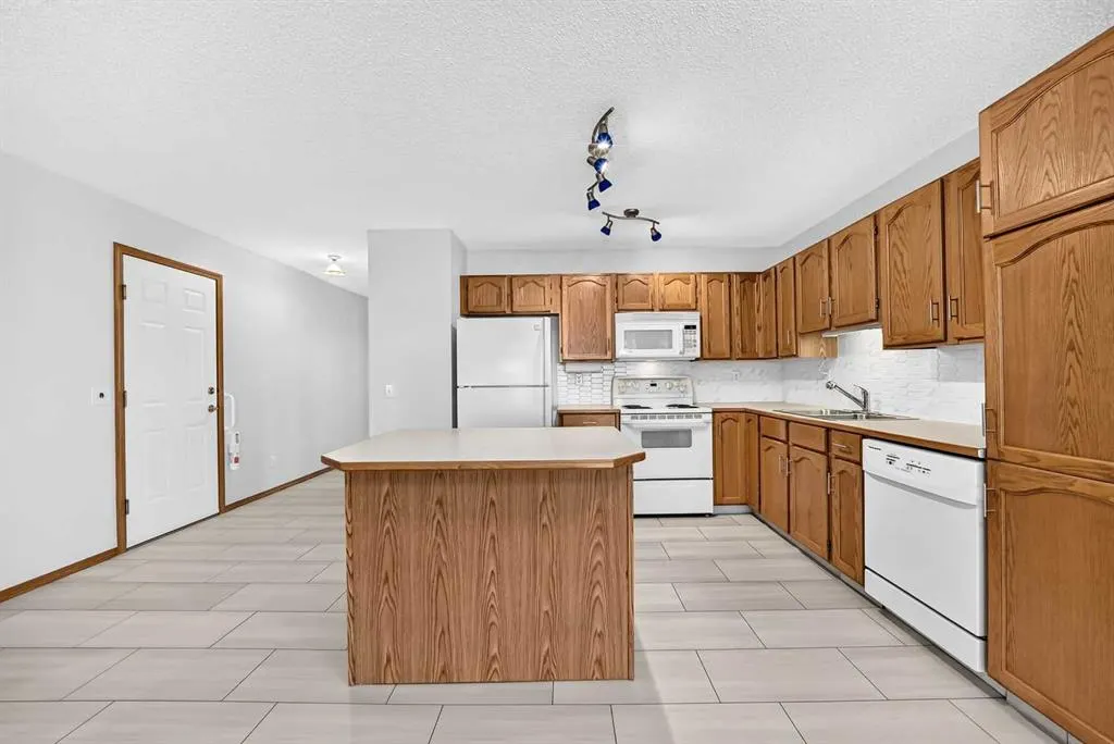 110 Freeman Way NW
