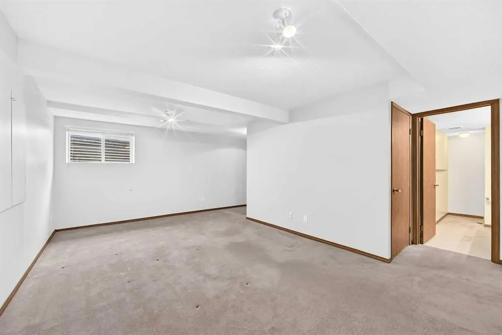110 Freeman Way NW