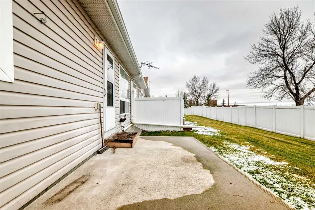 110 Freeman Way NW