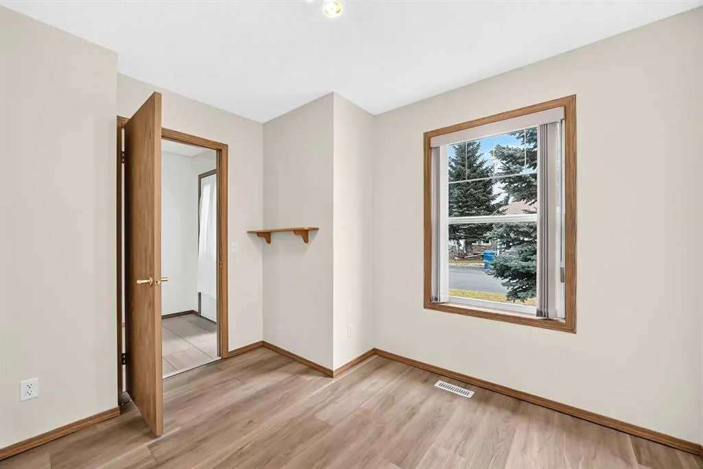 110 Freeman Way NW
