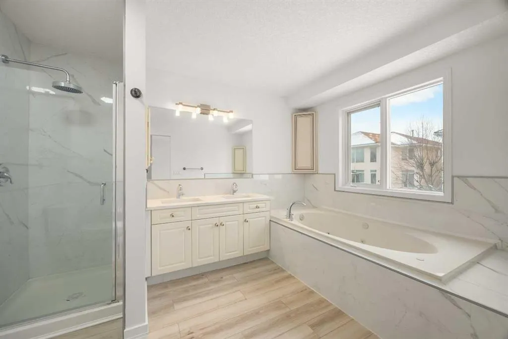 78 Hamptons Circle NW