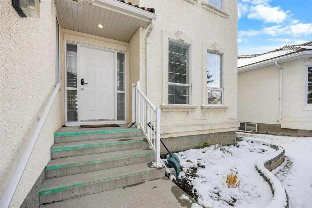 78 Hamptons Circle NW