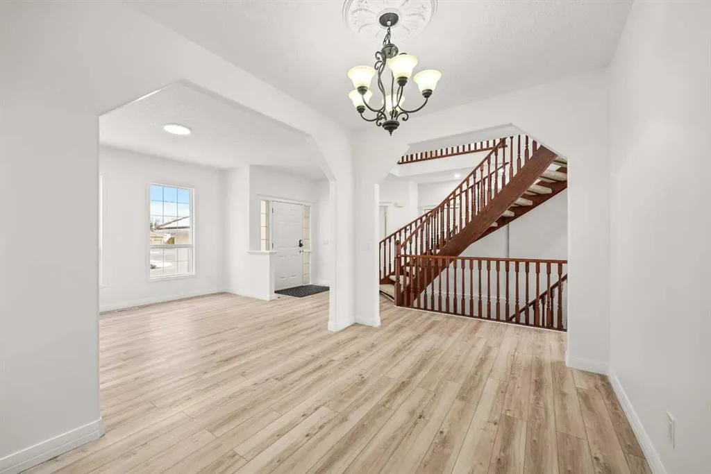 78 Hamptons Circle NW