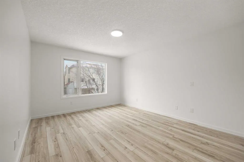 78 Hamptons Circle NW
