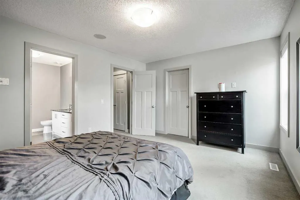 4615 17 Avenue NW #2