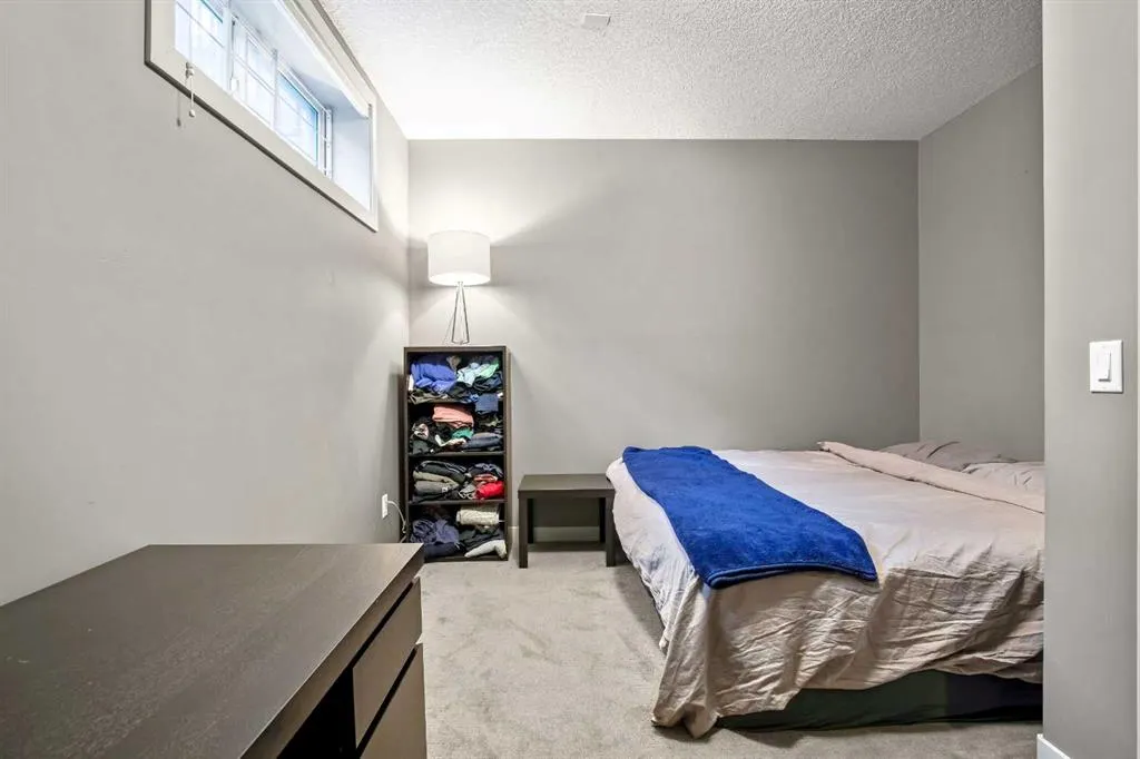4615 17 Avenue NW #2