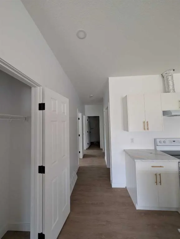 212 1 Avenue E #2