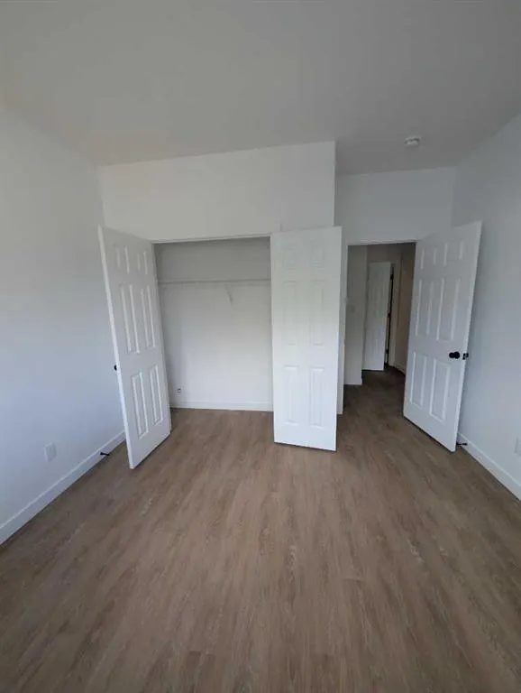 212 1 Avenue E #2