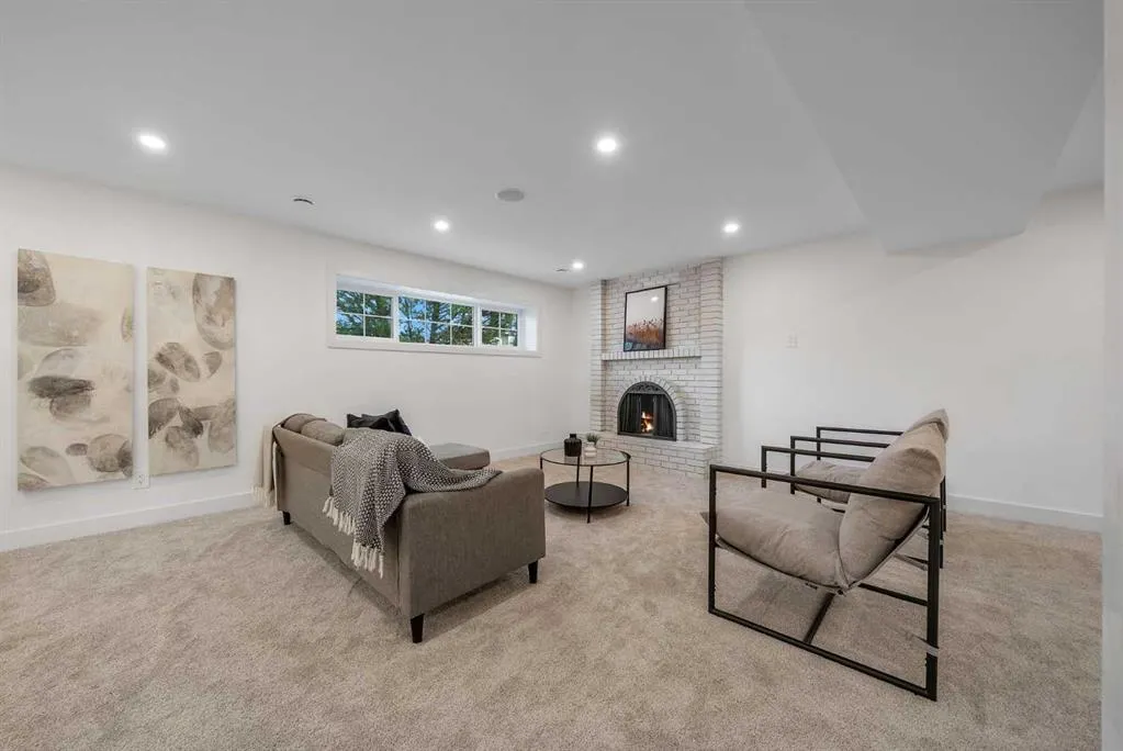311 Parkglen Crescent SE